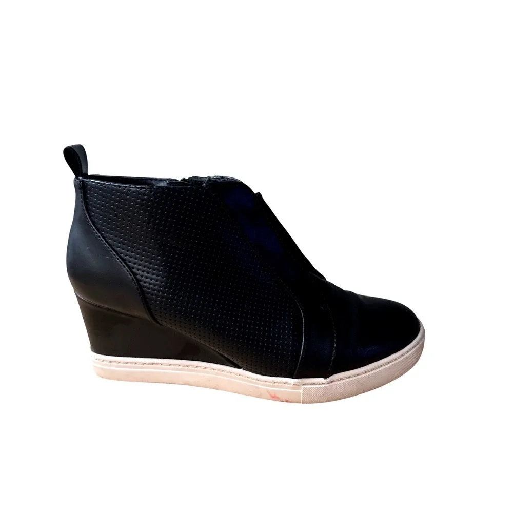 A New Day Boots Womens 8 Kolie Casual Side Zip Wedge Bootie‎ Black Faux Leather